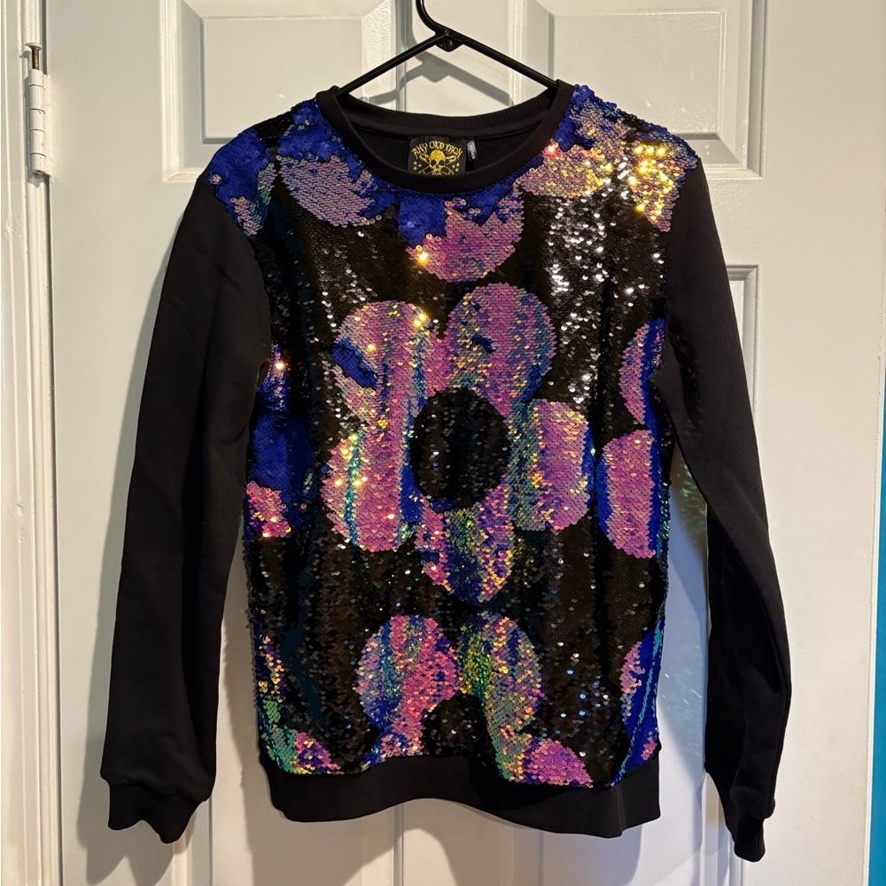 Any Old Iron Iridescent Right
Quant Reversible Sequin Sweatshirt black sz S